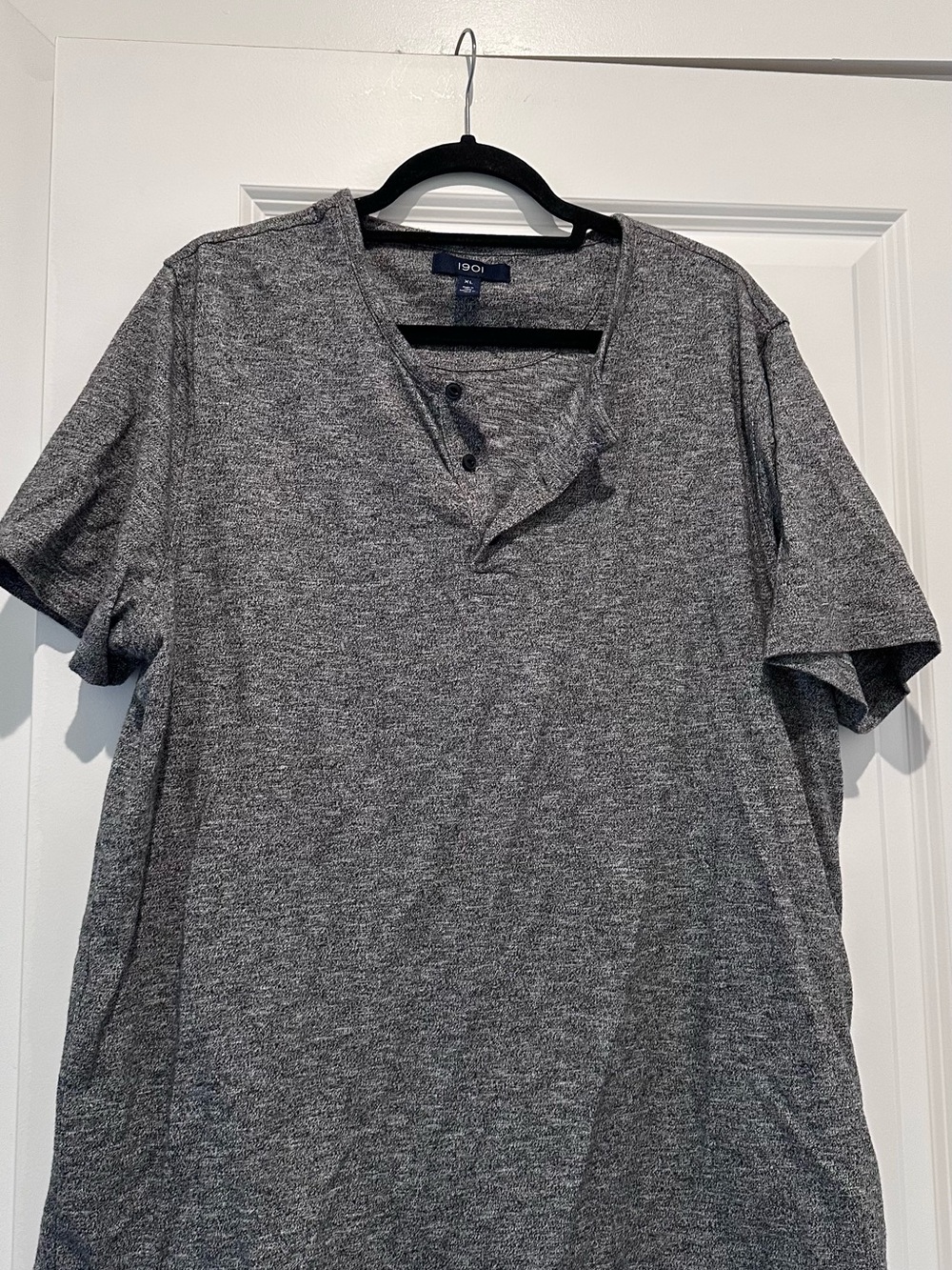1901 Men’s Gray Short-Sleeve Henley